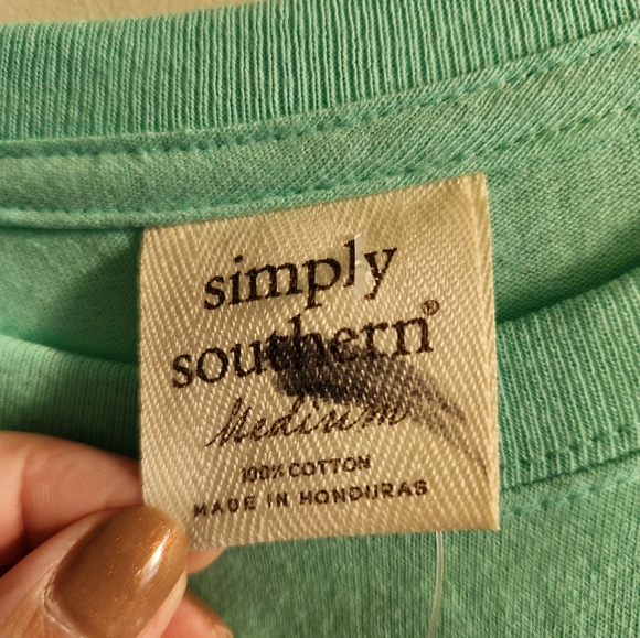 NWT Simply Southern Seashell Christmas Tree Warm Sea Tshirt - Picture 4 of 4